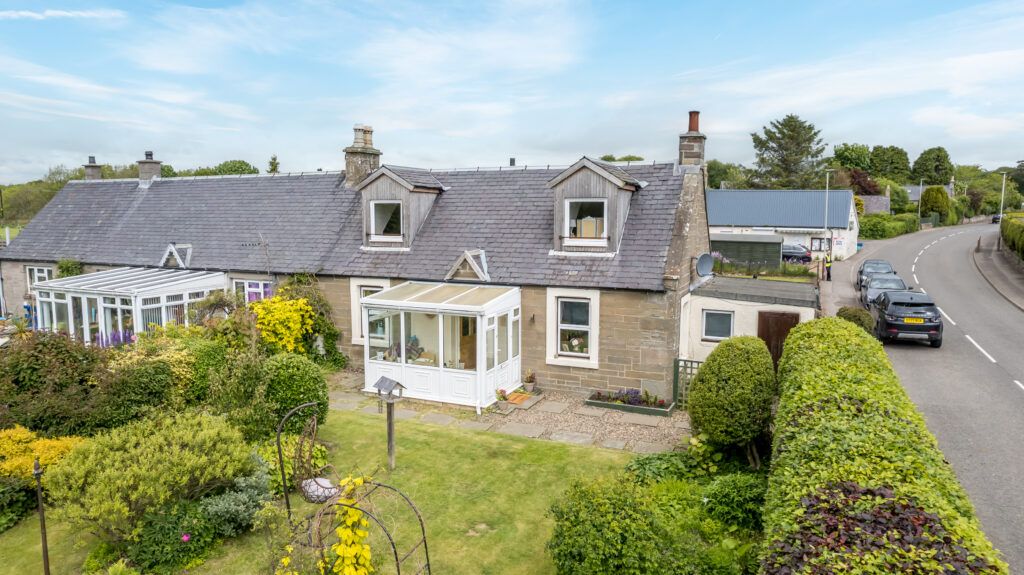 2 bed cottage for sale in Kellas Road, Wellbank, Broughty Ferry, Dundee DD5 Zoopla