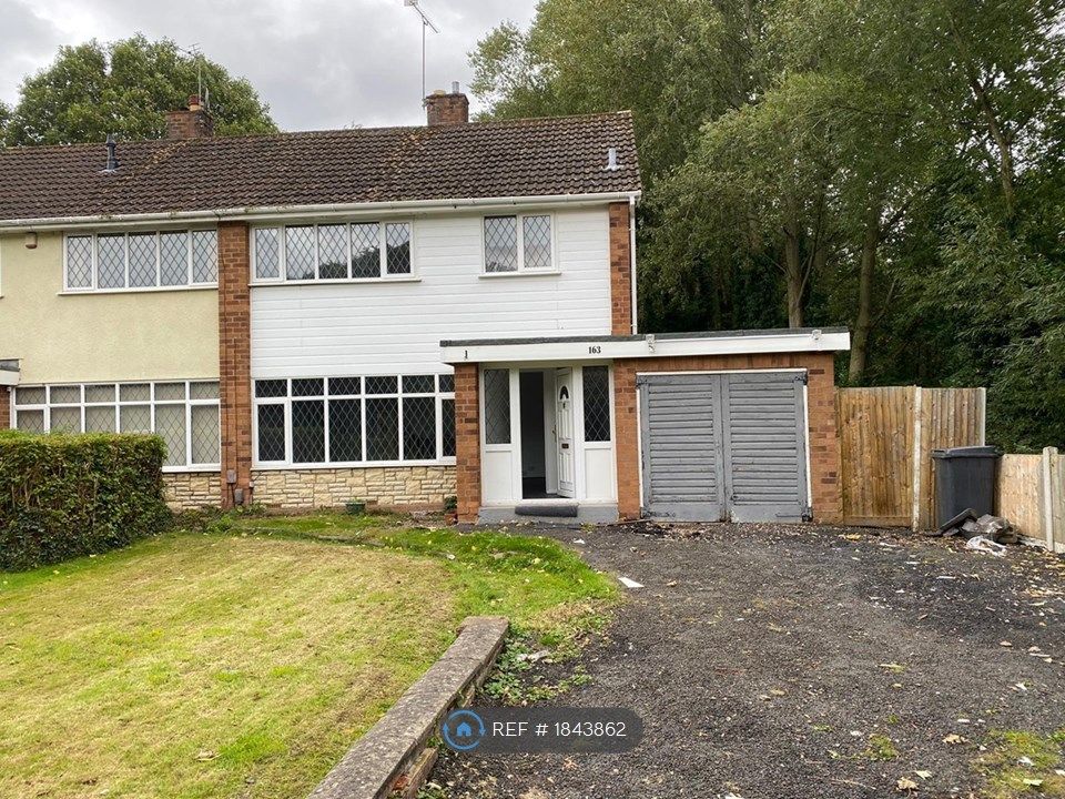 3 bed semidetached house to rent in Yew Tree Lane, Wolverhampton WV6