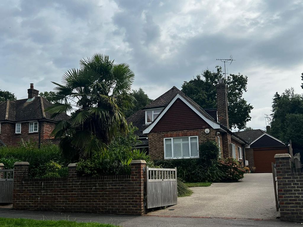 4 bed detached bungalow for sale in Halsford Park Road, East Grinstead