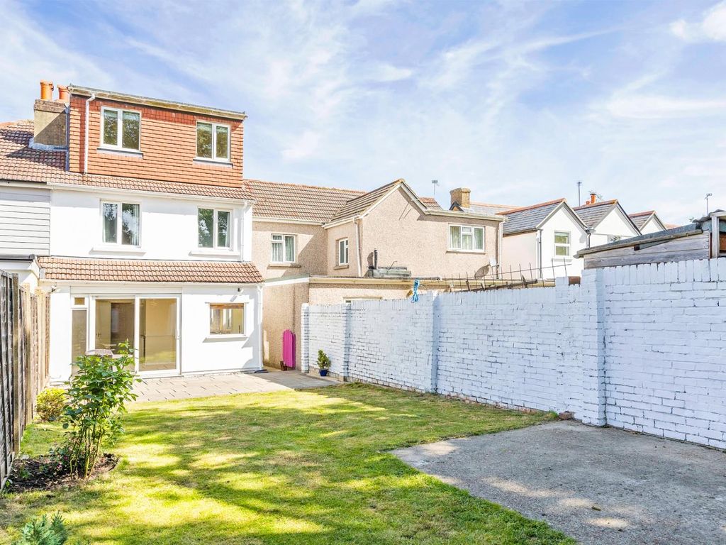 Ferndale Road, Banstead SM7