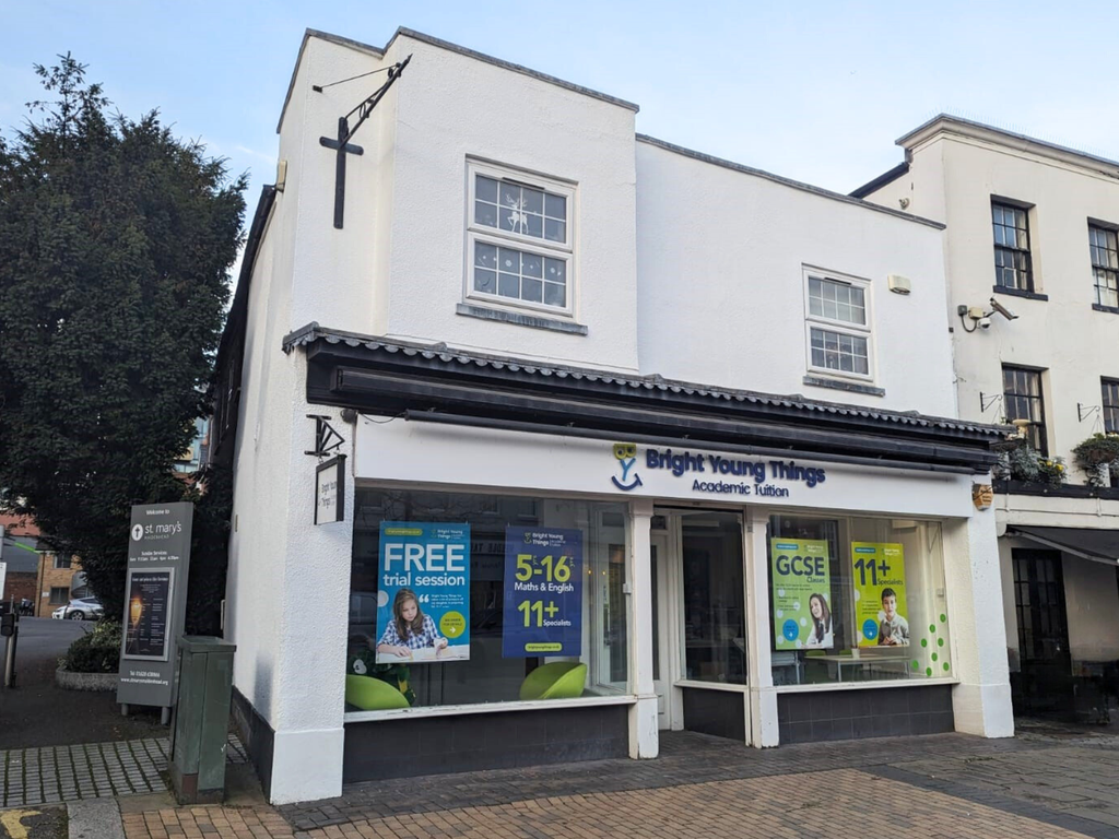 Retail premises to let in 12 High Street, Maidenhead SL6, £35,000 pa