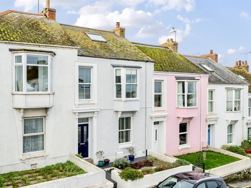 3 bed terraced house for sale in Park Hill, Falmouth TR11, £450,000