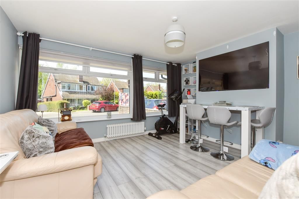 3 bed semidetached house for sale in Aragon Close, Ashford, Kent TN23