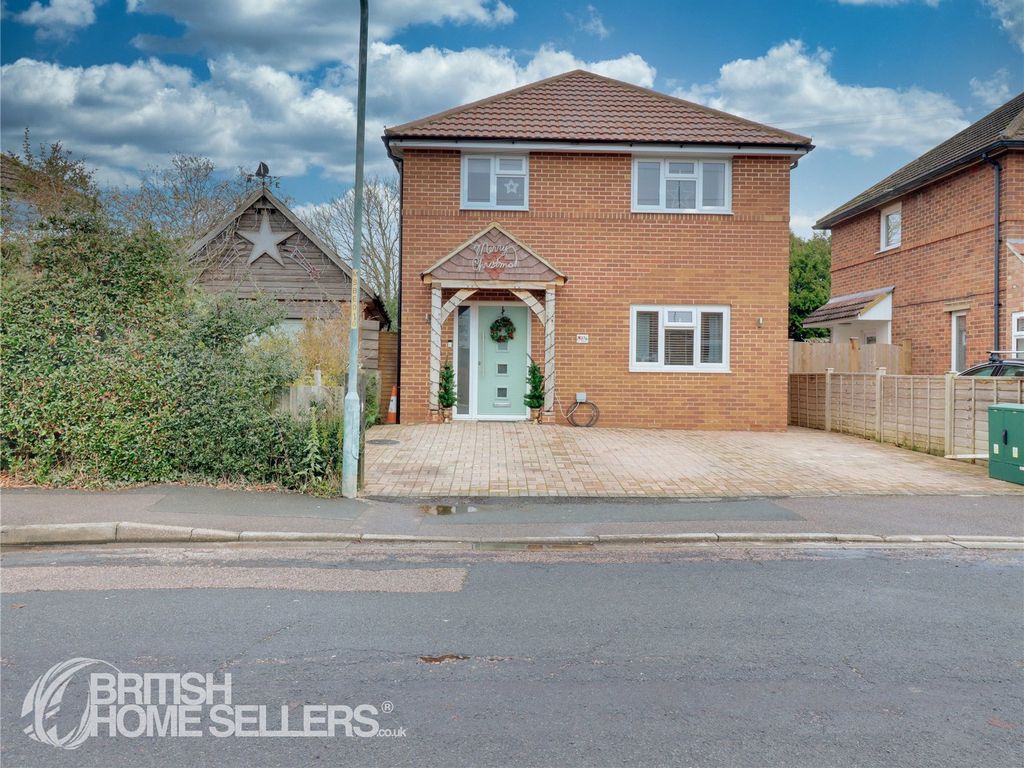 5 bed detached house for sale in Shrubcote, Tenterden, Kent TN30, £