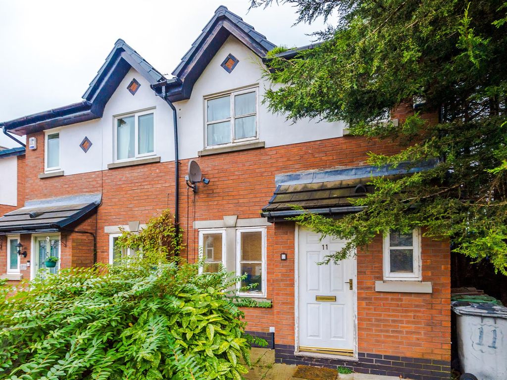 3 bed semidetached house for sale in Bickley Grove, Astley, Manchester