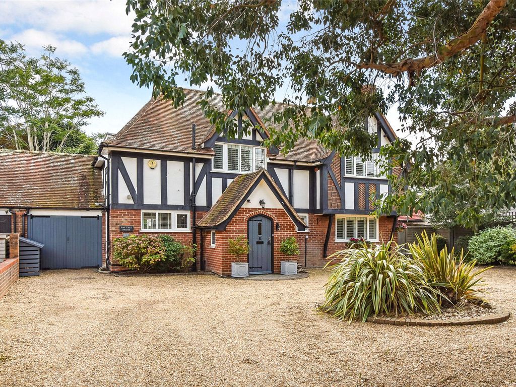 4 bed detached house for sale in Manor Way, Aldwick Bay Estate, Aldwick