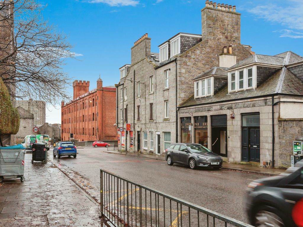 1 bed flat for sale in Rosemount Place, Aberdeen AB25, £60,000 Zoopla