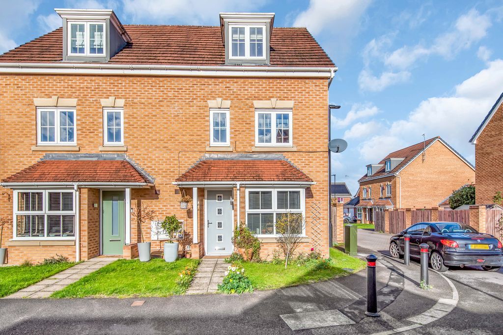 4 bed semidetached house for sale in Shining Bank S13 Zoopla