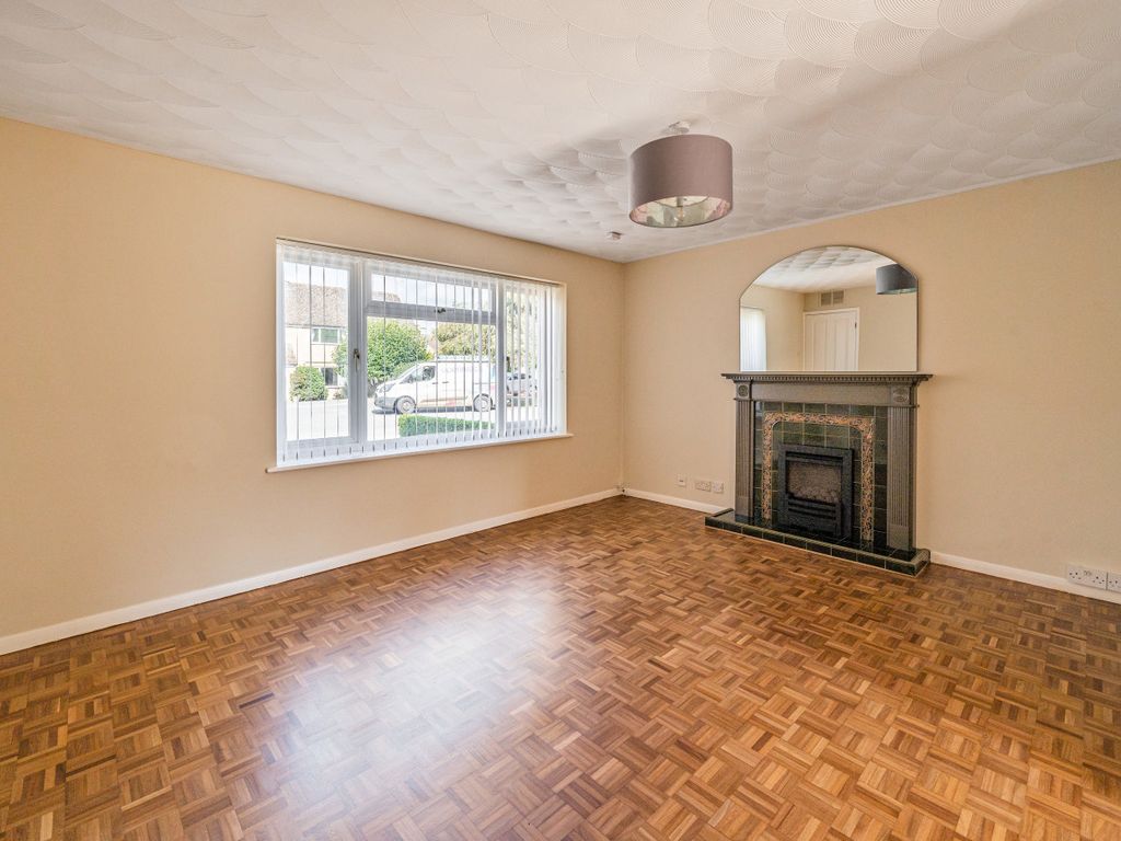 5 bed detached house to rent in Alexander Drive, Cirencester