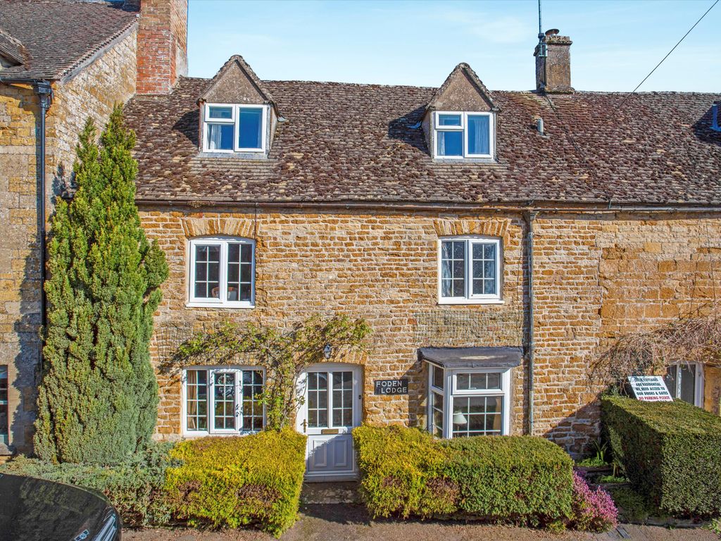 2 bed cottage for sale in Oddington, MoretonInMarsh, Gloucestershire