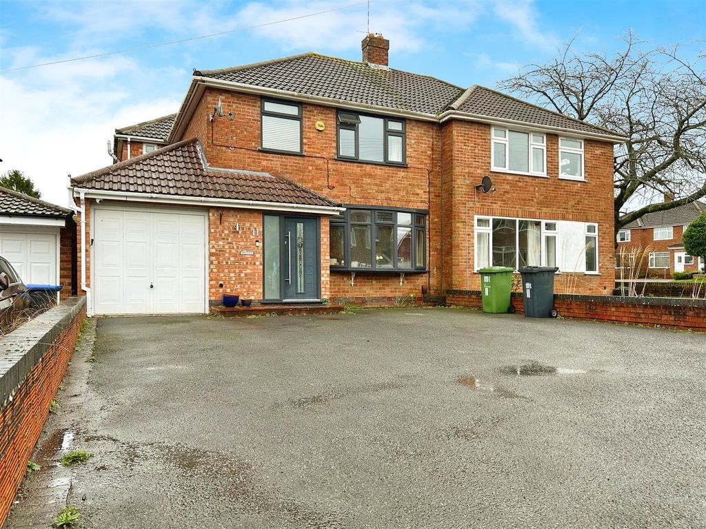4 bed detached house for sale in Beaufort Avenue, Cubbington