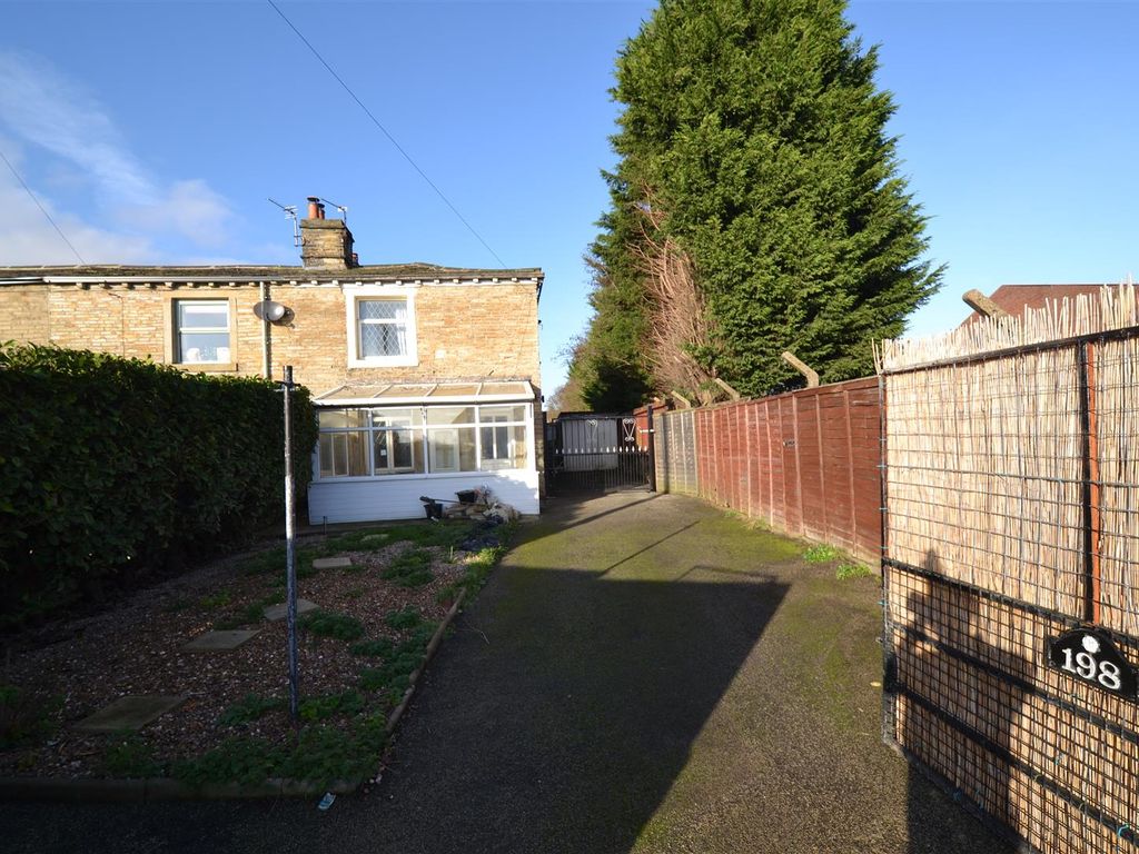 Toftshaw Lane, Toftshaw, Bradford BD4  