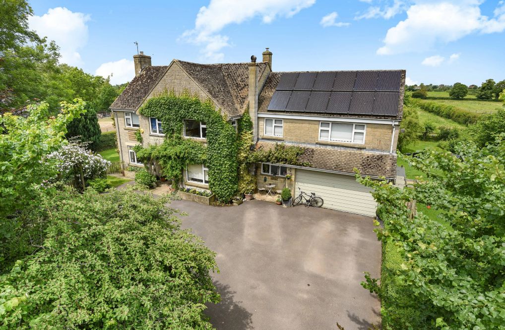 5 bed detached house for sale in Locks Lane, The Common, Purton