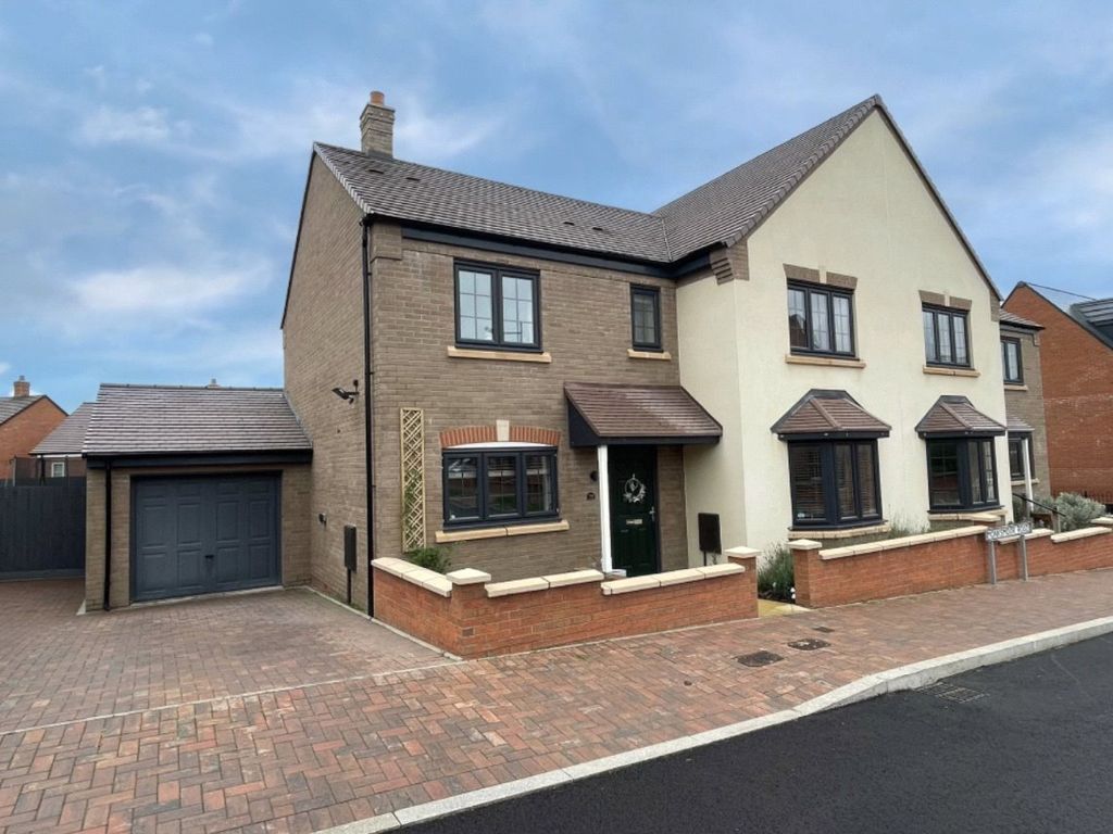 4 bed semidetached house for sale in Monksmoor Road, Lightmoor Village