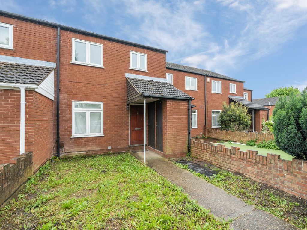 3 bed terraced house for sale in St. Pauls Close, London W5, £649,950