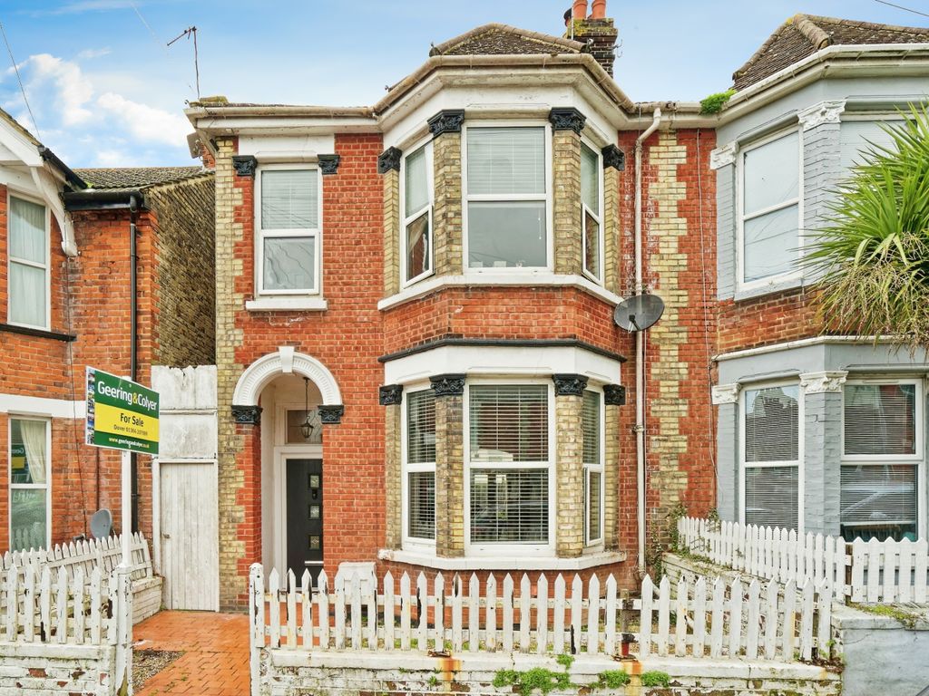 3 bed semidetached house for sale in Beaconsfield Avenue, Dover, Kent