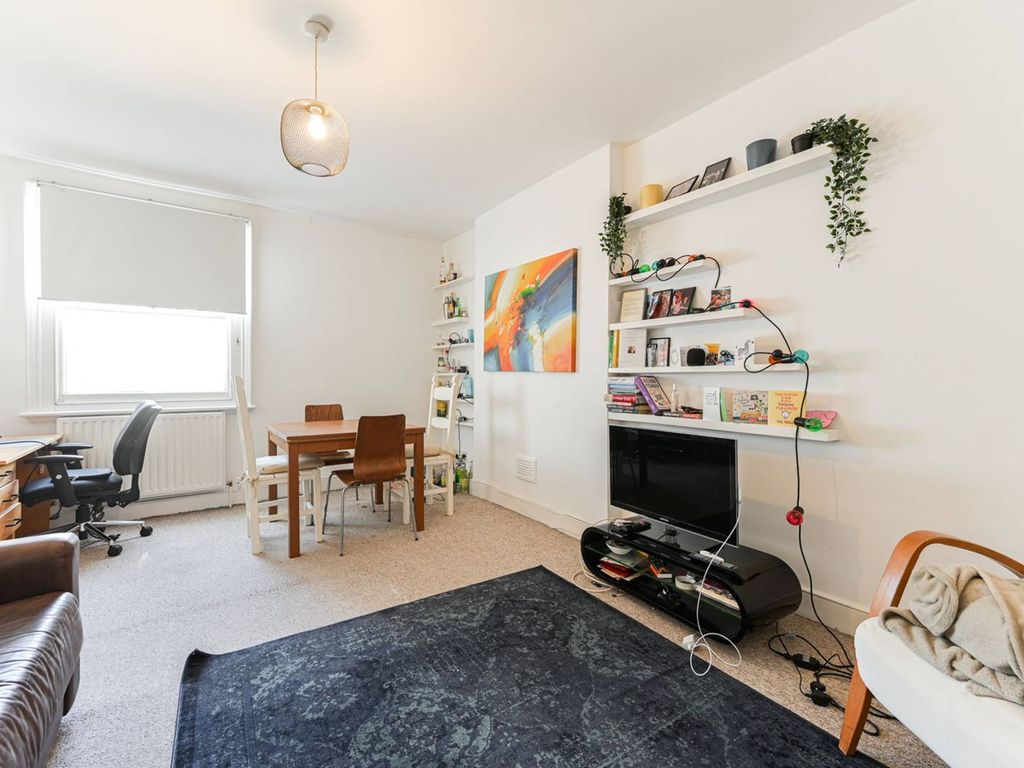 2 bed flat for sale in Vauxhall Walk, Vauxhall, London SE11, £500,000