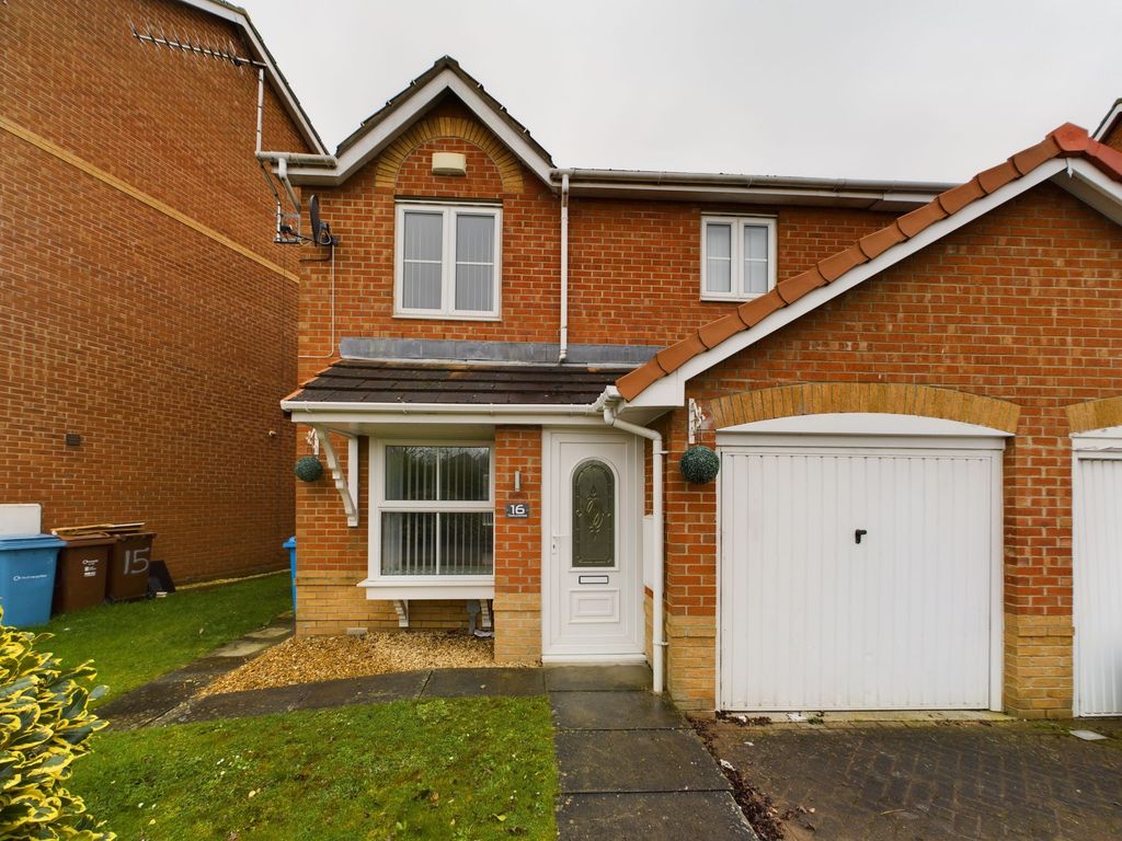 3 bed semidetached house to rent in Templewaters, Kingswood HU7 Zoopla