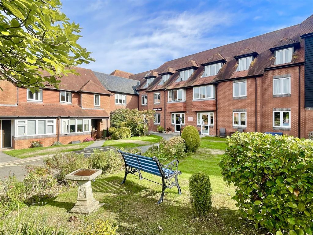 2 bed flat for sale in Woodbury Lane, Tenterden TN30 Zoopla
