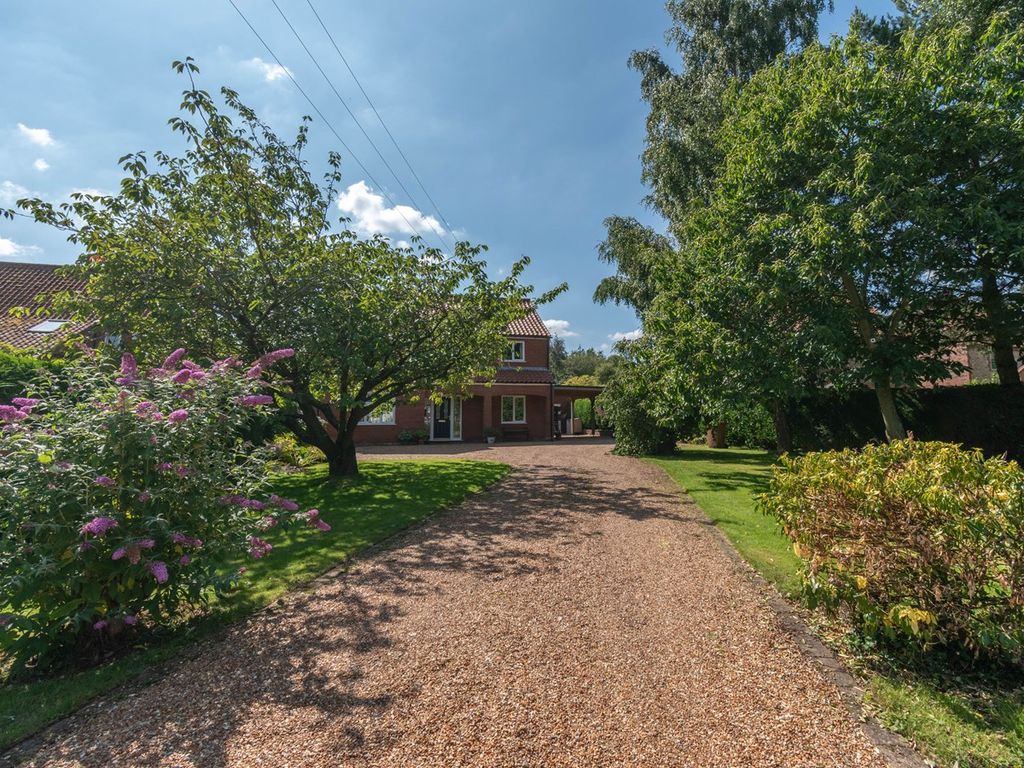 5 bed detached house for sale in Broomsthorpe Road, East Rudham PE31, £