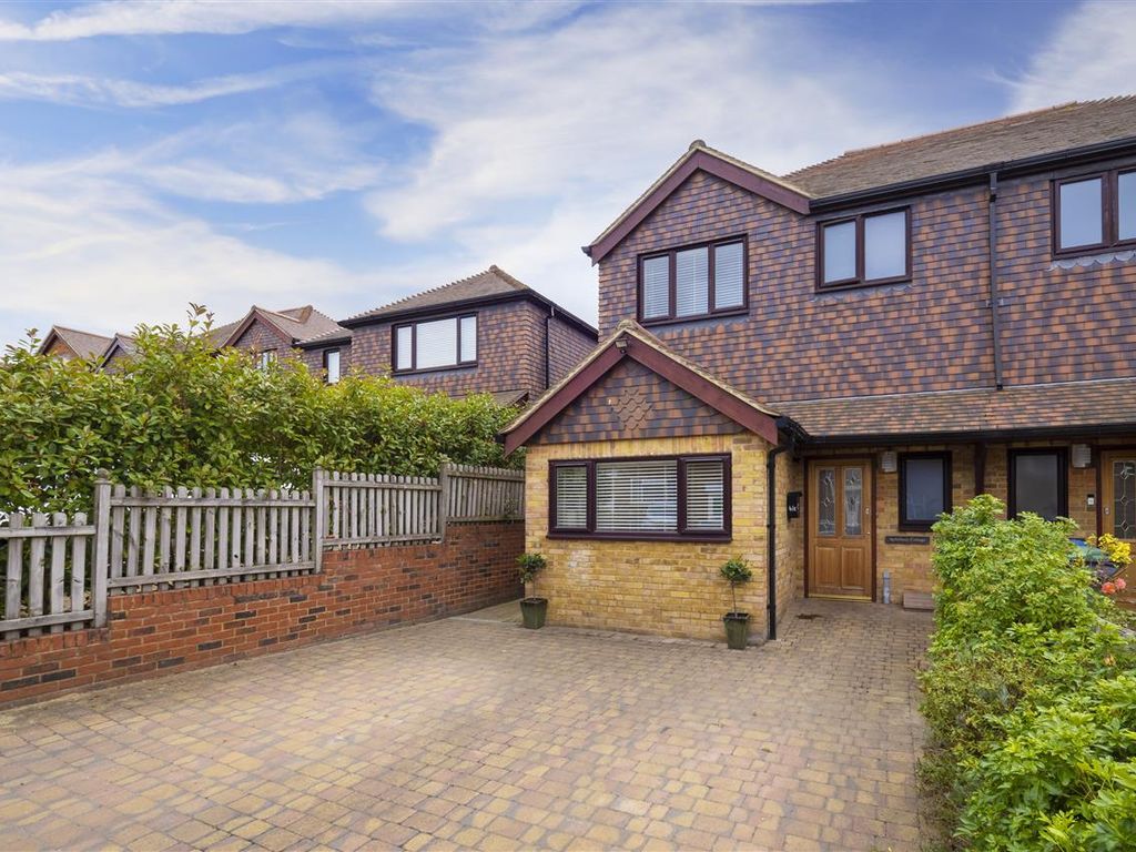 3 bed semidetached house for sale in Horselees Road, BoughtonUnder