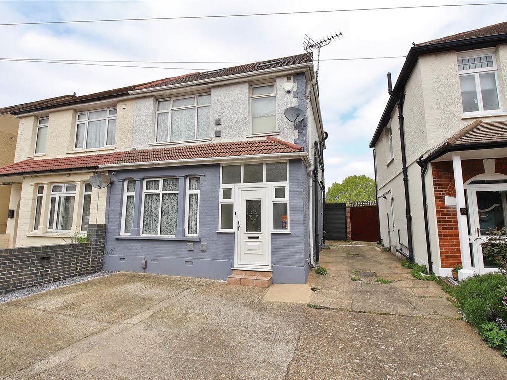 4 bed semidetached house to rent in Heath Road, Hounslow TW3 Zoopla