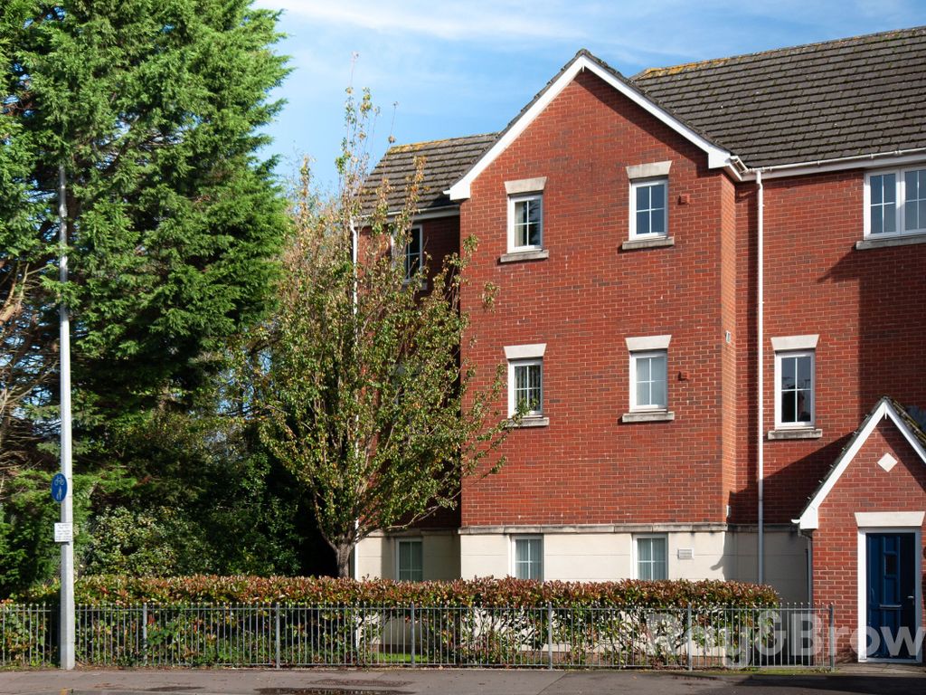 2 bed flat for sale in Caerphilly Road, Llanishen, Cardiff CF14, £