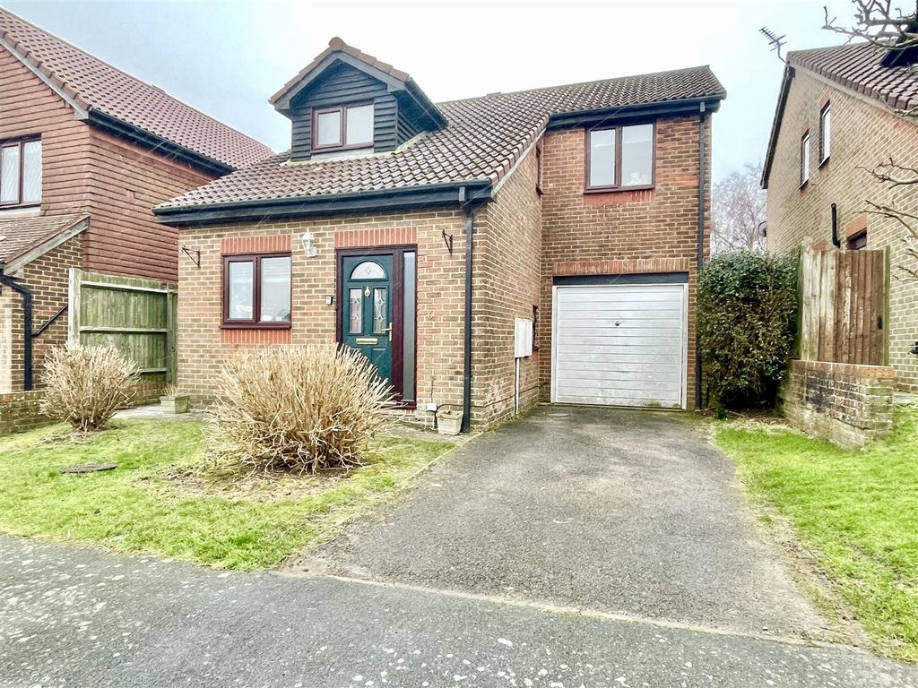 3 bed detached house for sale in Landsdowne Way, BexhillOnSea TN40, £
