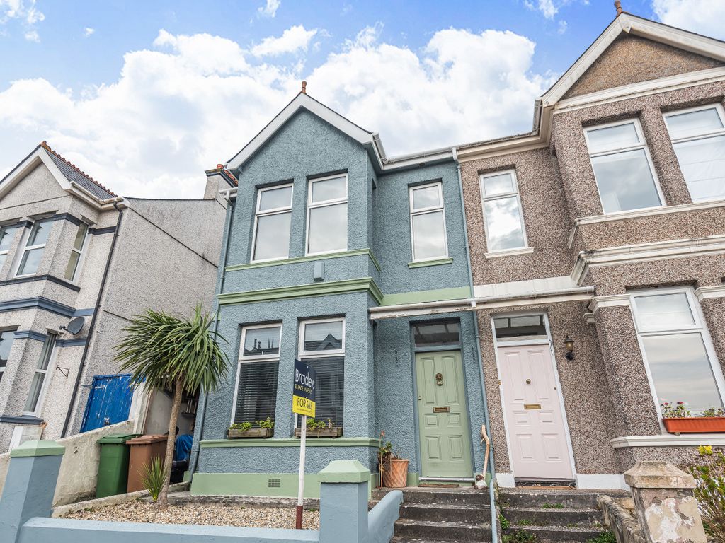 4 bed semidetached house for sale in Fairfield Avenue, Peverell