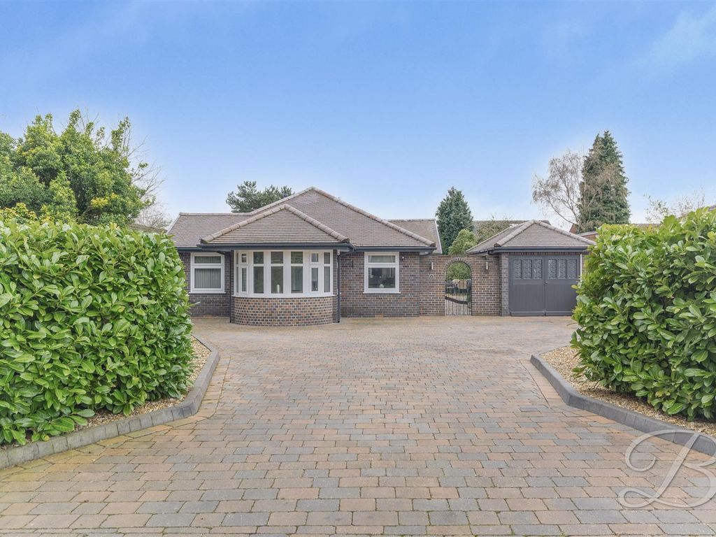 3 bed detached bungalow for sale in Poplar Grove, Forest Town, Mansfield NG19, £425,000 Zoopla
