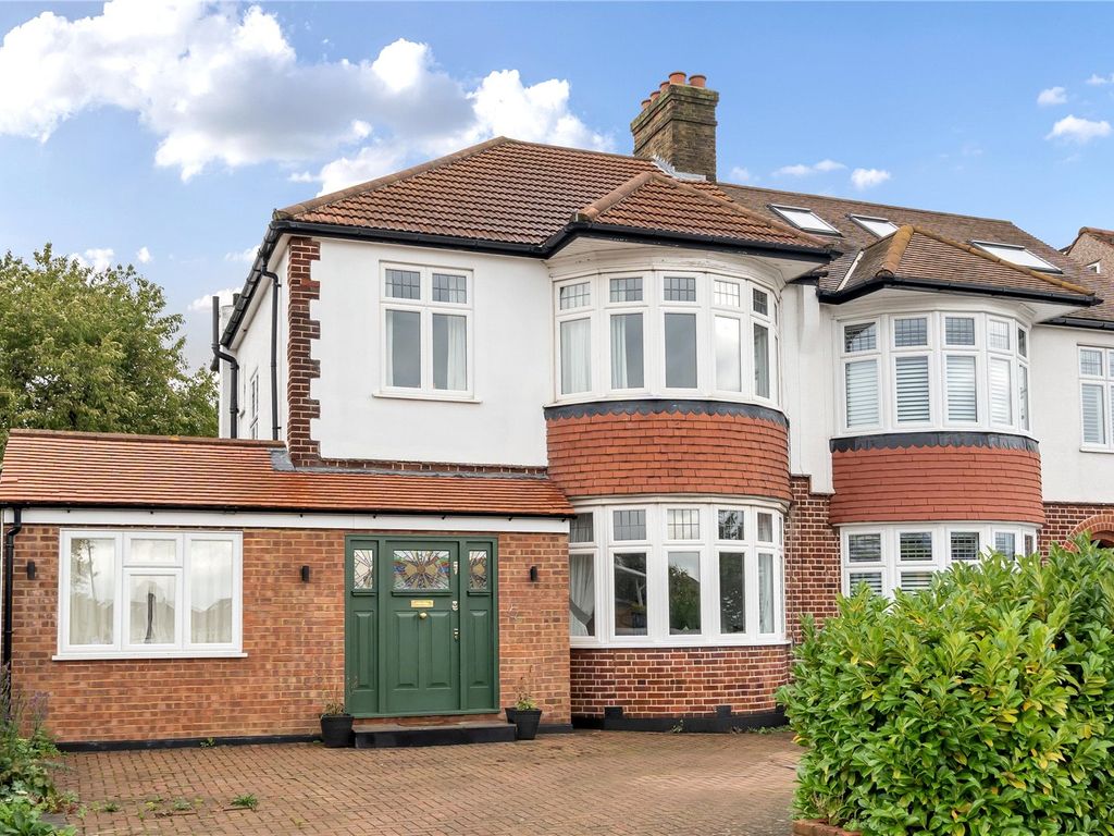 3 bed semidetached house for sale in Ringwood Way, Winchmore Hill