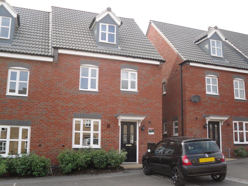3 bed semidetached house to rent in Strutts Close, South Normanton
