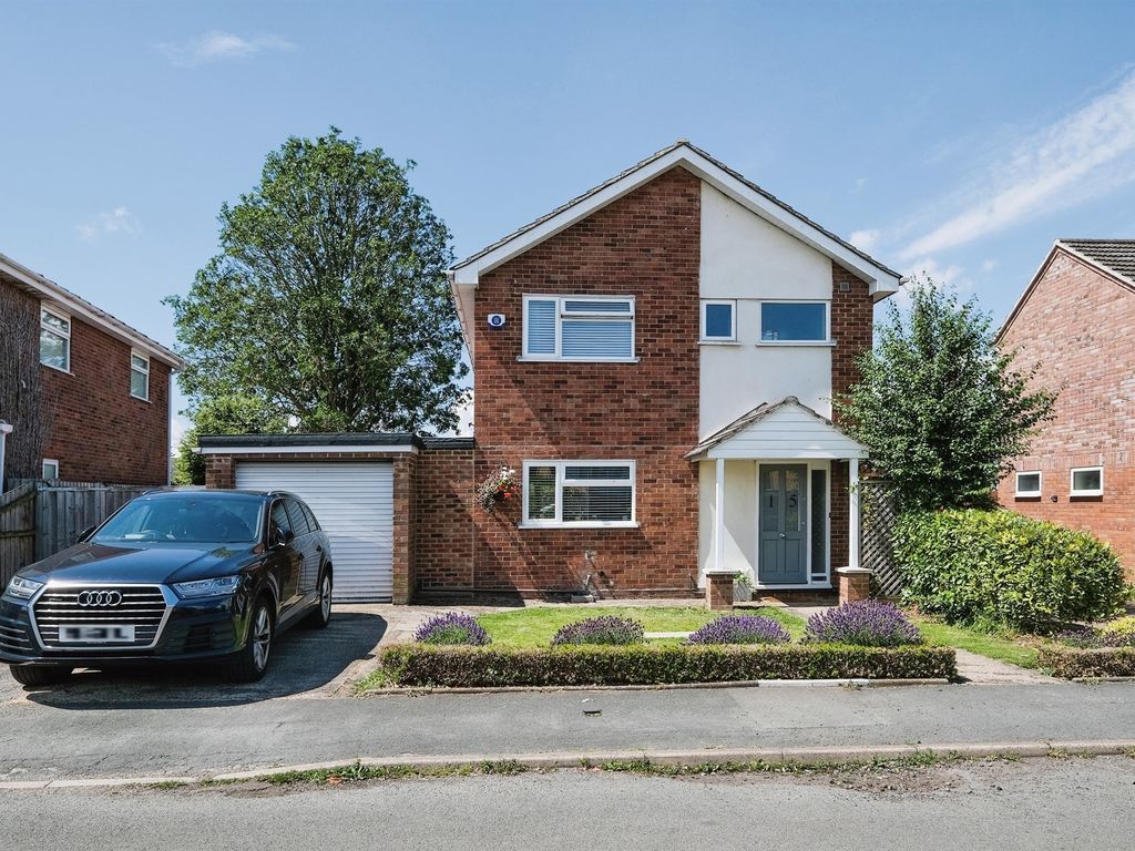 4 bed detached house for sale in Queensway, Sawston, Cambridge CB22, £
