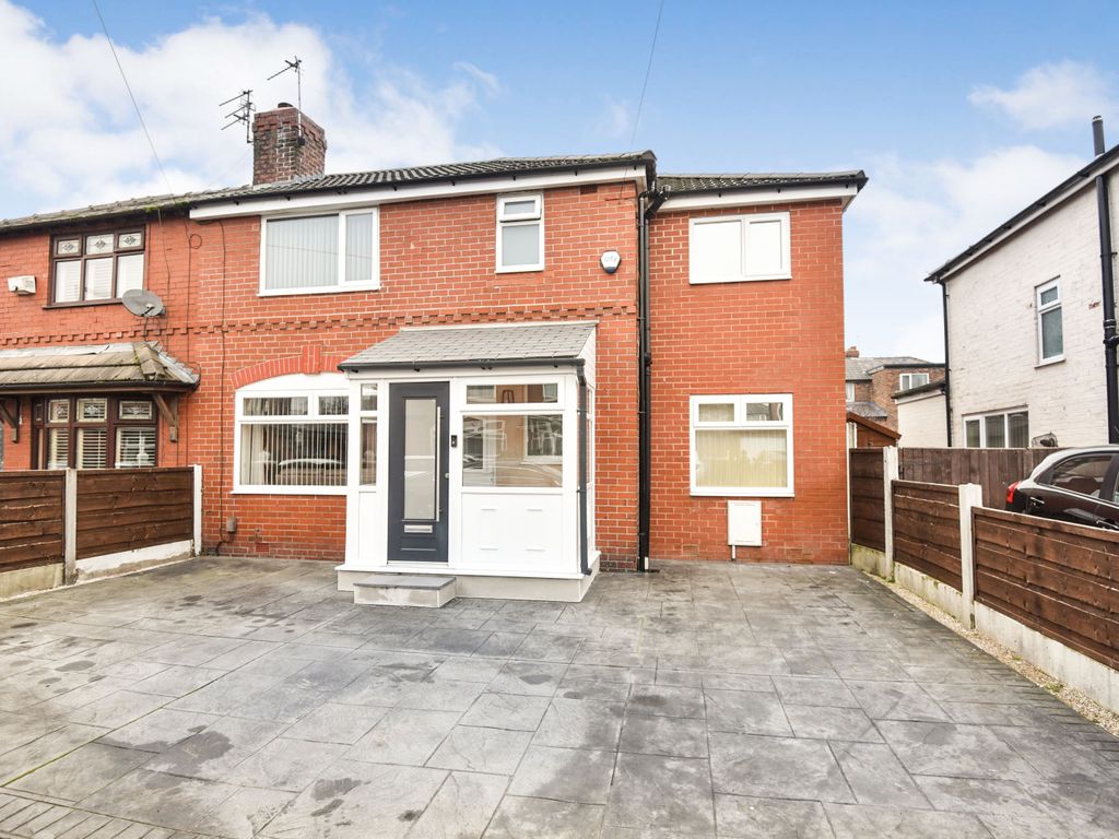 4 bed semidetached house for sale in Danesway, Pendlebury, Swinton