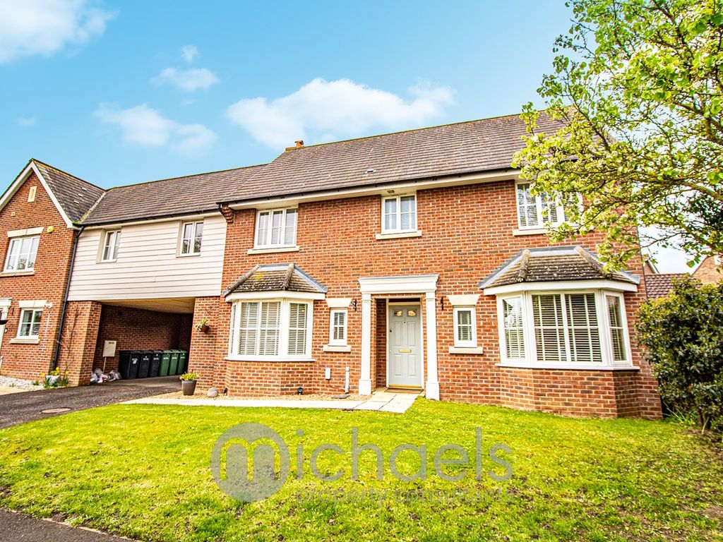 5 bed linkdetached house for sale in Queenborough Grove, Queenborough