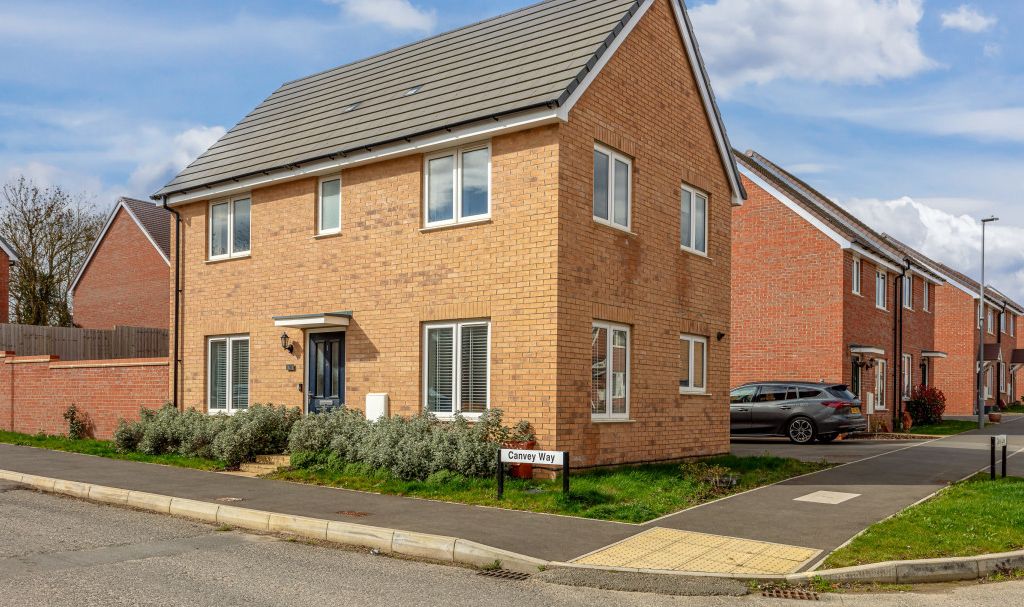 3 bed detached house for sale in Canvey Way, Newton Leys Bletchley