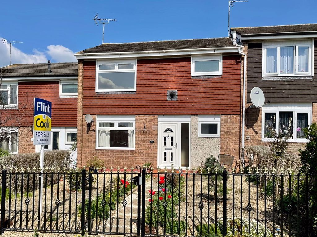 3 bed terraced house for sale in Waterfield Road, Hereford HR2, £