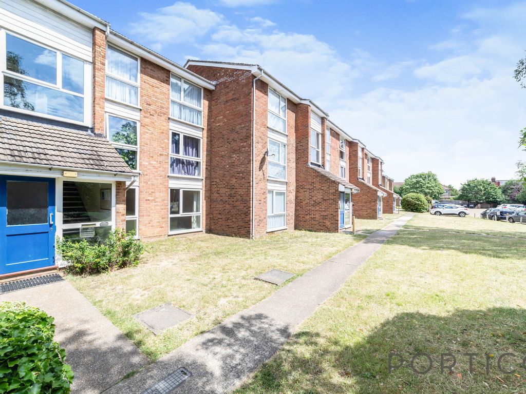 1 bed flat to rent in Dellow Court, Ilford IG2 Zoopla