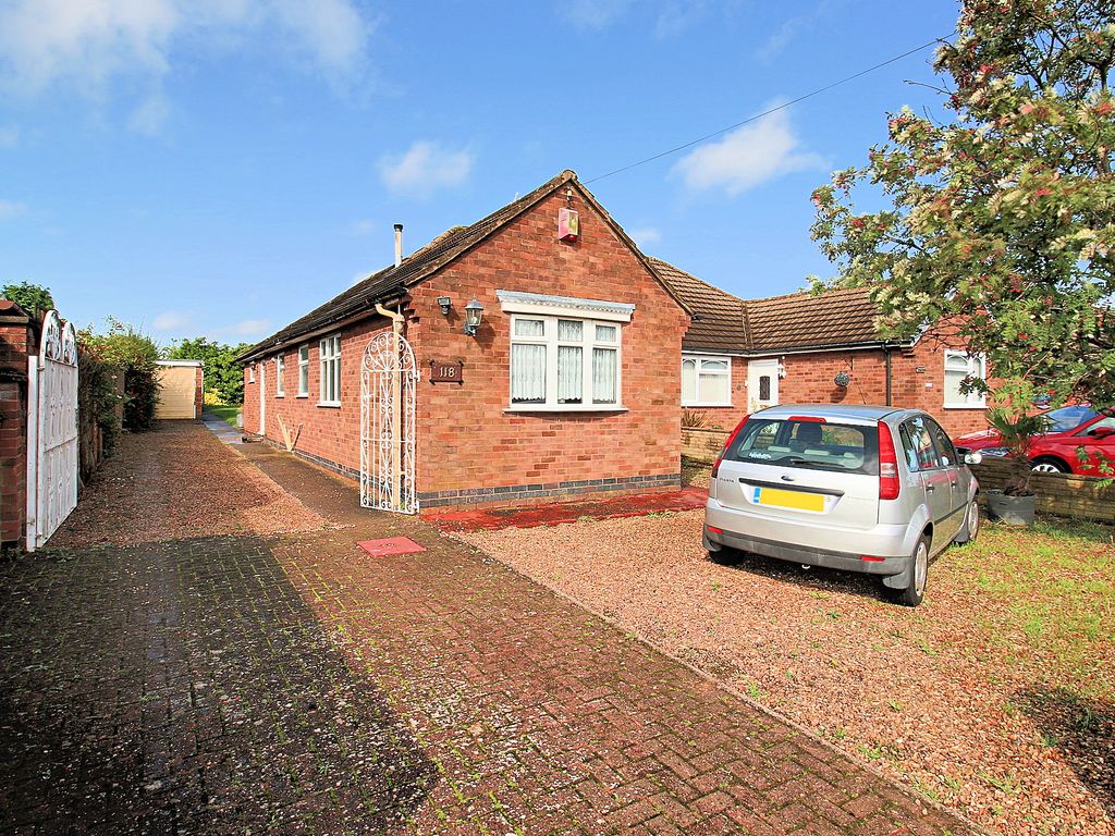 3 bed semidetached bungalow for sale in Colby Drive, Thurmaston LE4, £
