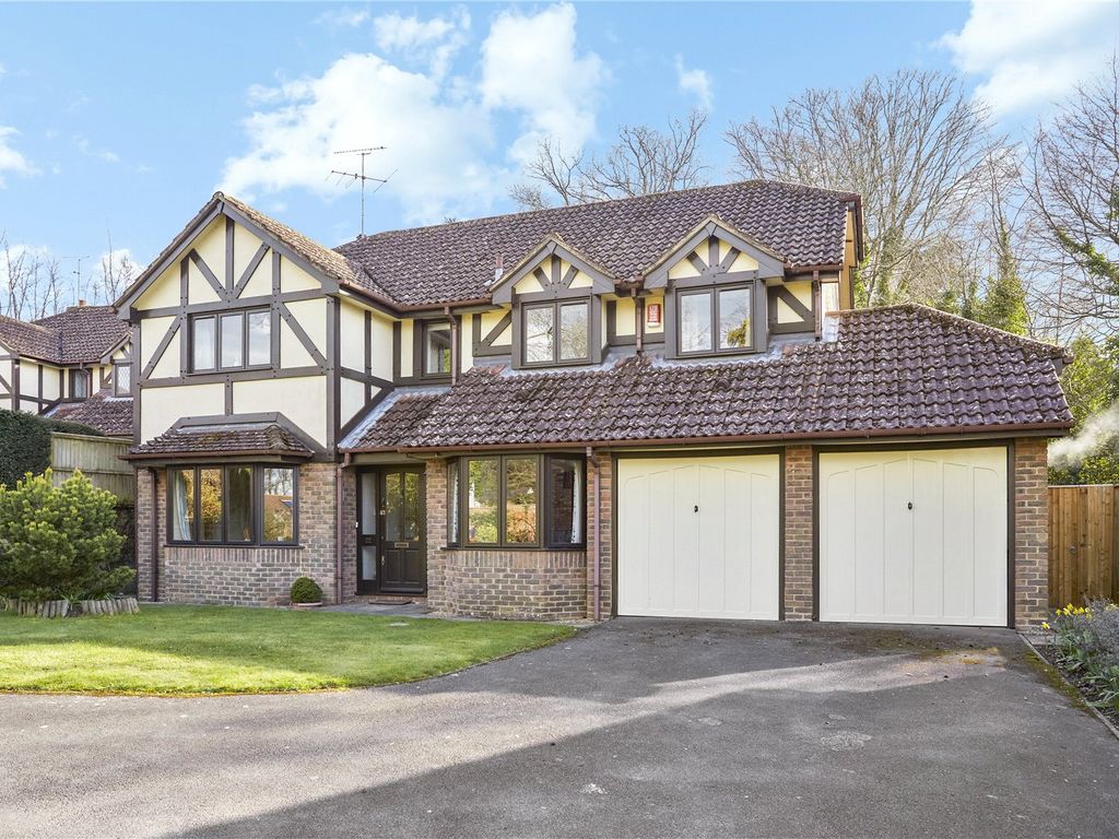 5 bed detached house for sale in The Platt, Lindfield, Haywards Heath
