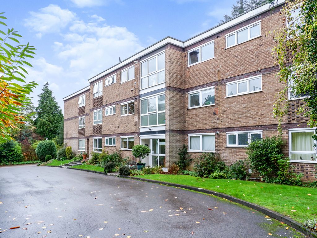 3 bed flat for sale in Four Oaks Road, Four Oaks, Sutton Coldfield B74