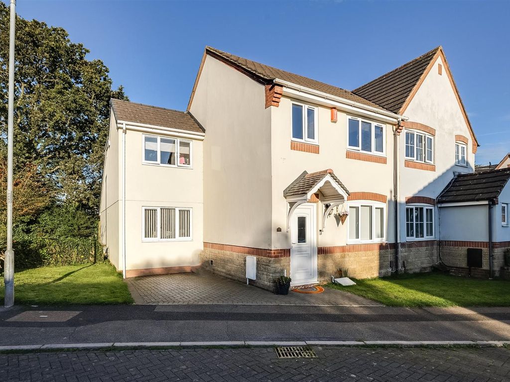 4 bed semidetached house for sale in Clover Walk, Latchbrook, Saltash