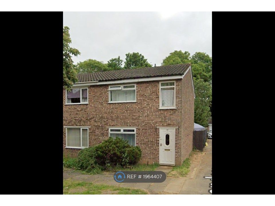 4 bed semidetached house to rent in Henders, Stony Stratford, Milton