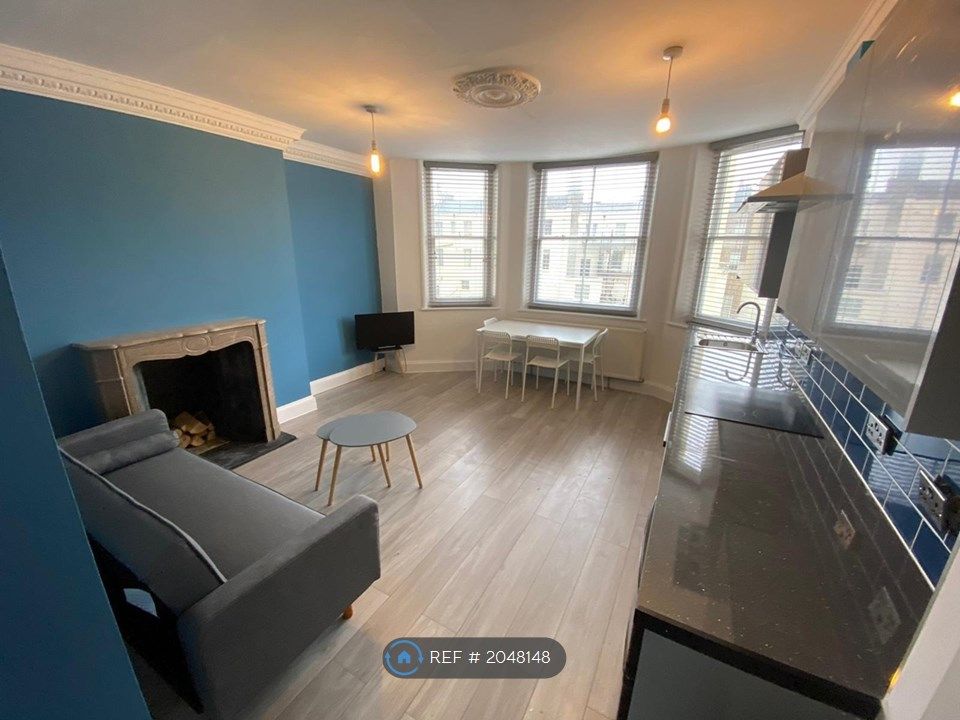 3 bed flat to rent in Holland Road, Hove BN3, £2,000 pcm Zoopla