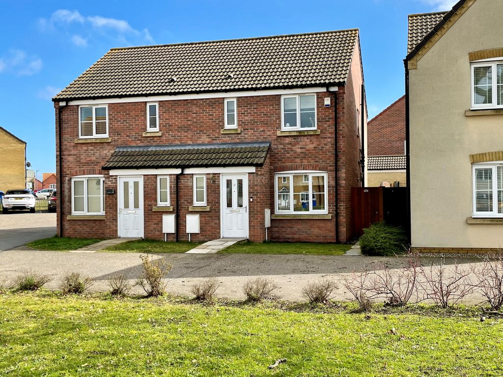 3 bed semidetached house for sale in Hunton Road, Oulton Broad
