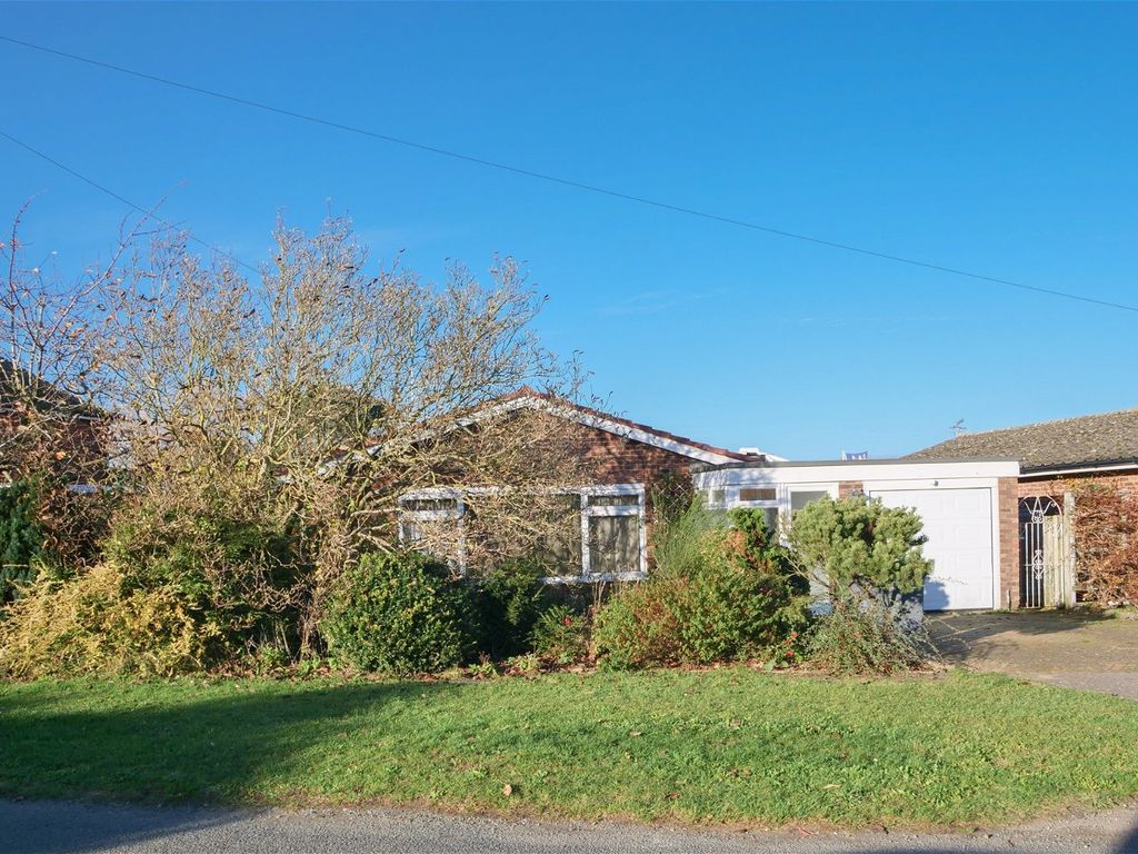 3 bed bungalow for sale in Dallinghoo Road, Wickham Market, Suffolk