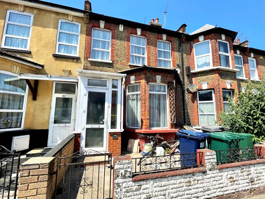 4 bed terraced house for sale in Squires Lane, Finchley, London N3 Zoopla