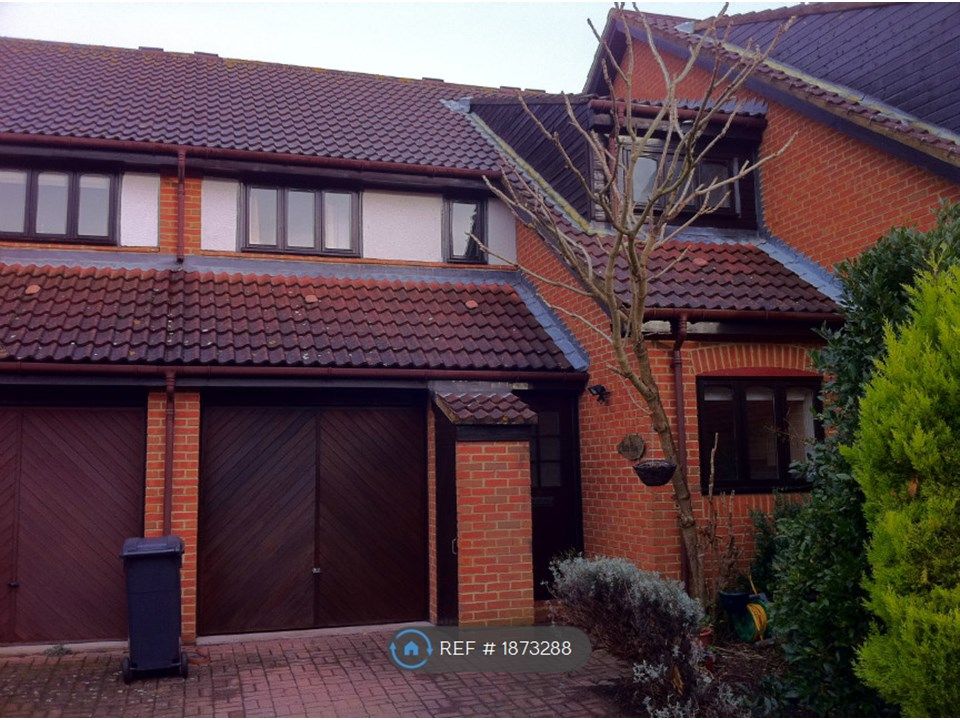 3 bed terraced house to rent in Hatch Place, Kingston Upon Thames KT2