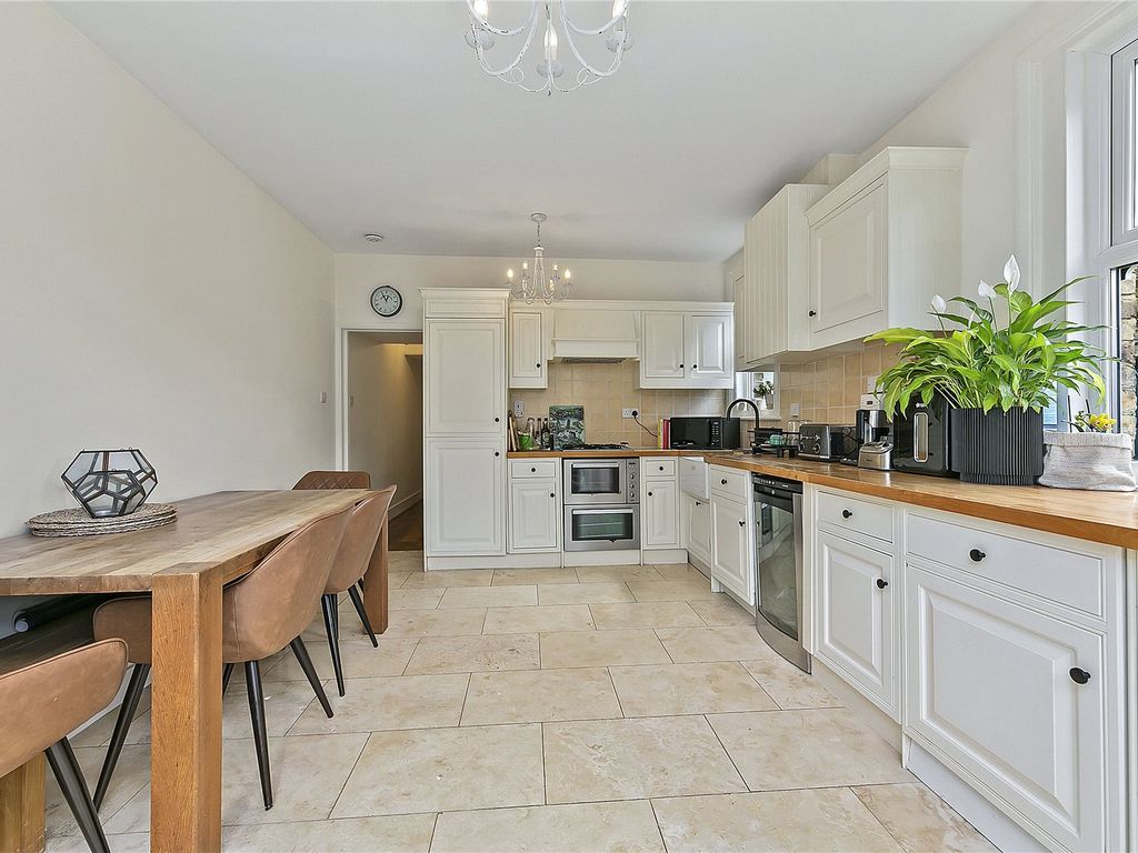 2 bed flat for sale in Kenley Road, St Margarets, Twickenham TW1, £