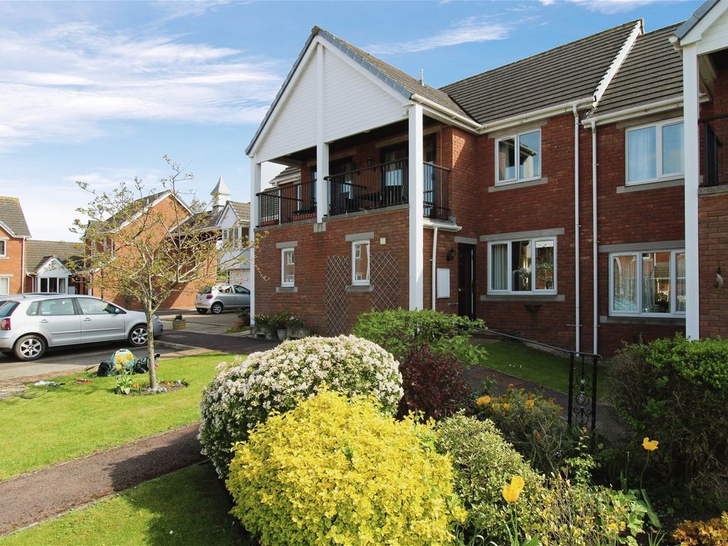 2 bed terraced house for sale in Cleeve Lake Court, Cleeve